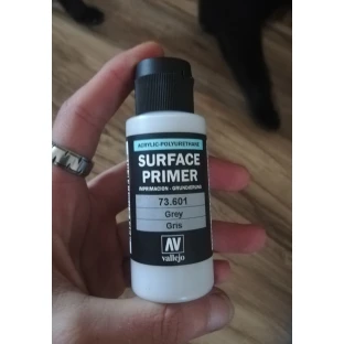 Vallejo: Grey Surface Primer