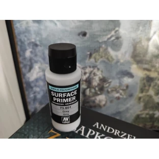 Vallejo: Grey Surface Primer