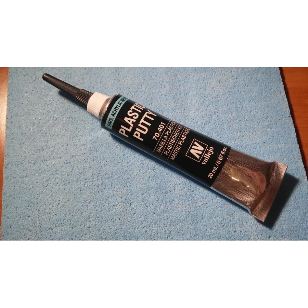 Vallejo Plastic Putty (20 ml)