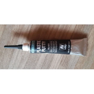 Vallejo Plastic Putty (20 ml)