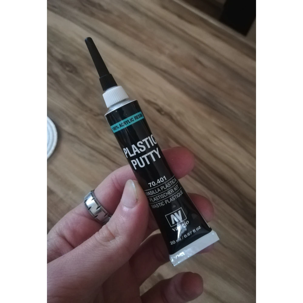 Vallejo Plastic Putty (20 ml)