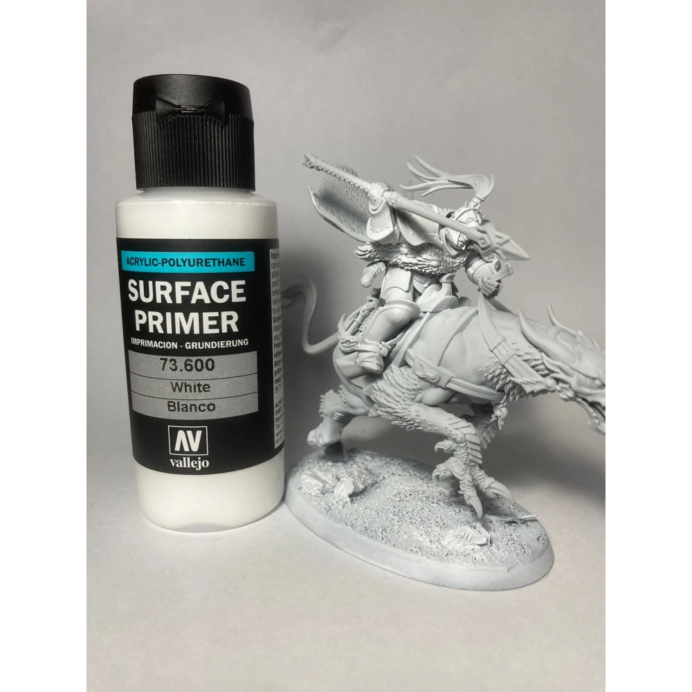 Vallejo: White Surface Primer
