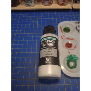 Vallejo: White Surface Primer