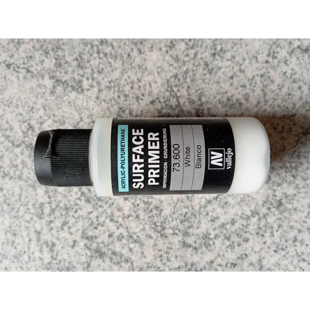 Vallejo: White Surface Primer