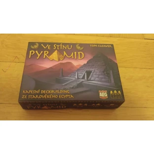 Ve stínu pyramid