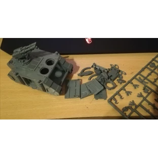 Warhammer 40000: Space Marine Razorback