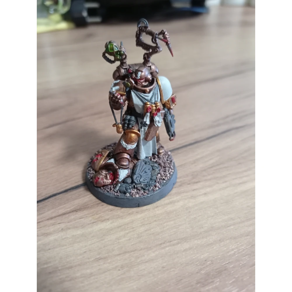 Warhammer 40000: Space Marines - Primaris Apothecary