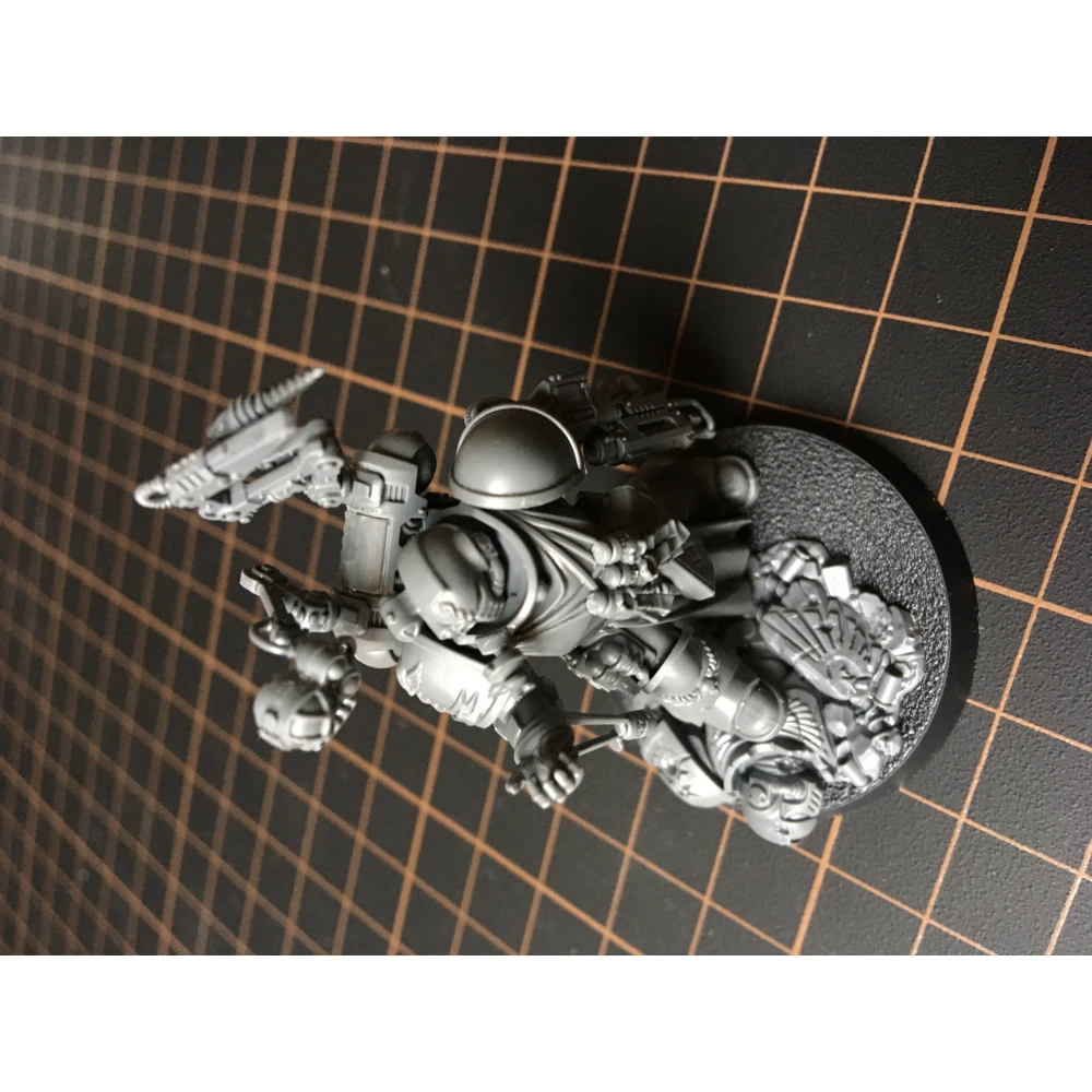 Warhammer 40000: Space Marines - Primaris Apothecary