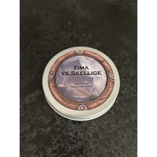 Zima ve Skellige - Bouřlivá ovocná směs v plechové krabičce
