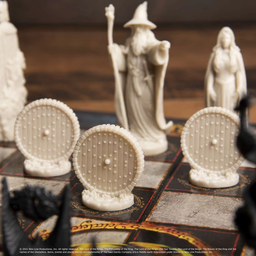 The Lord of the Rings Chess Set - Battle for Middle-earth