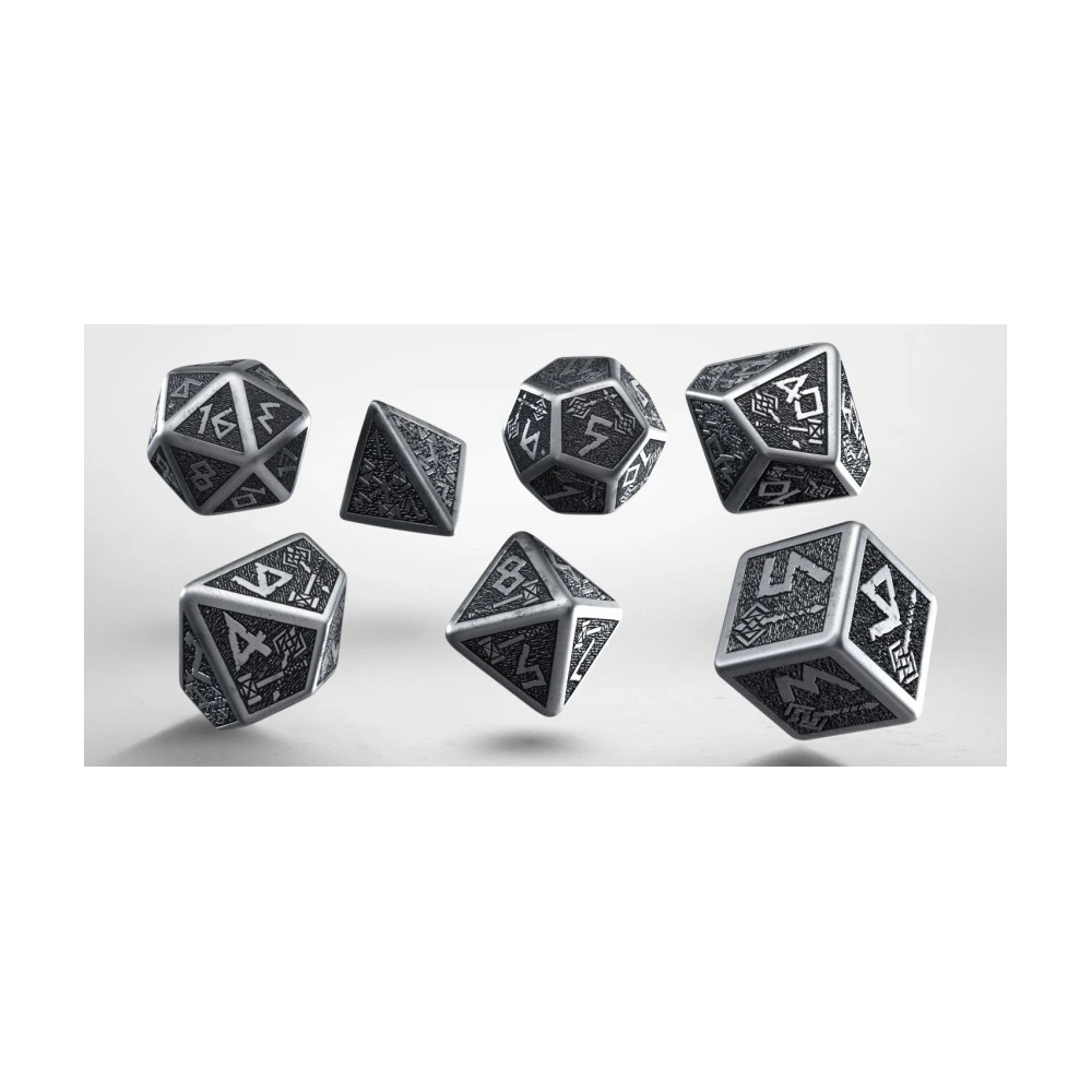 Set aus Zwergen-Metallwürfeln