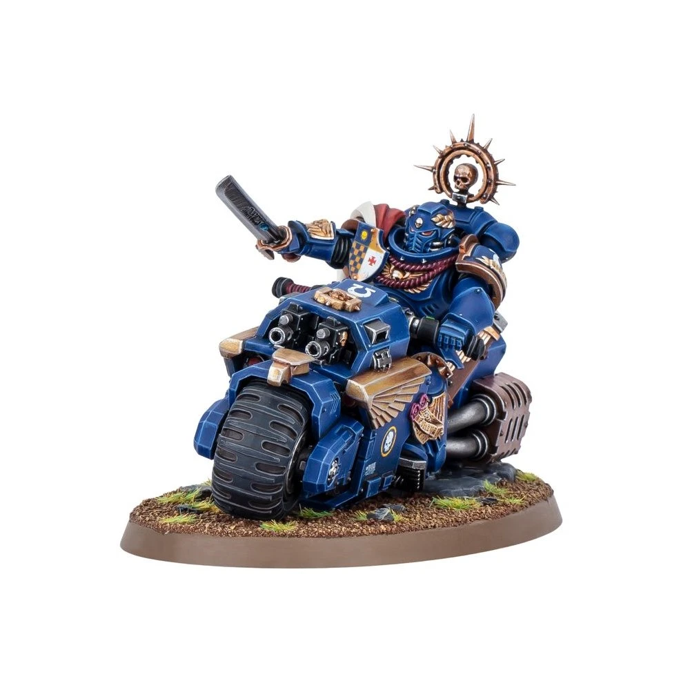 Warhammer 40000: Space Marines Captain on Bike