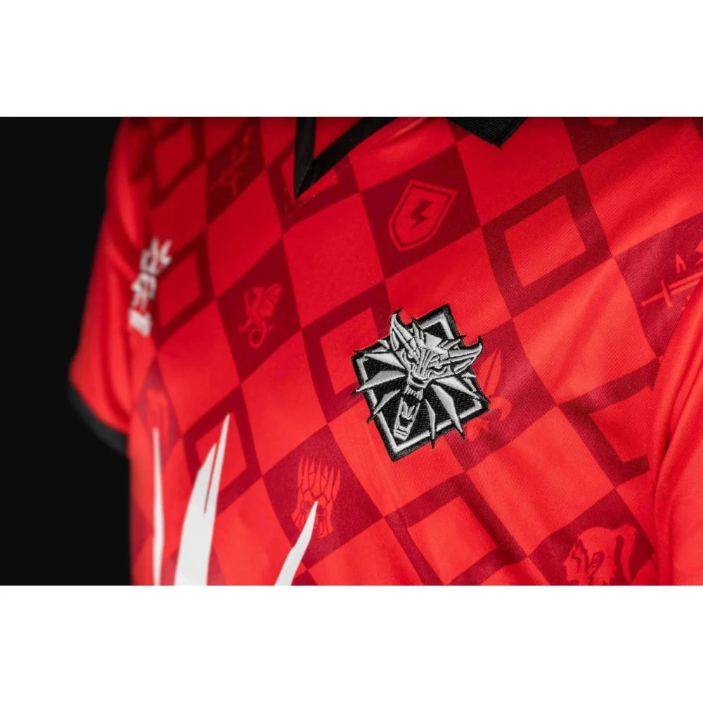 Sport-T-Shirt The Witcher – rot, mit Kragen