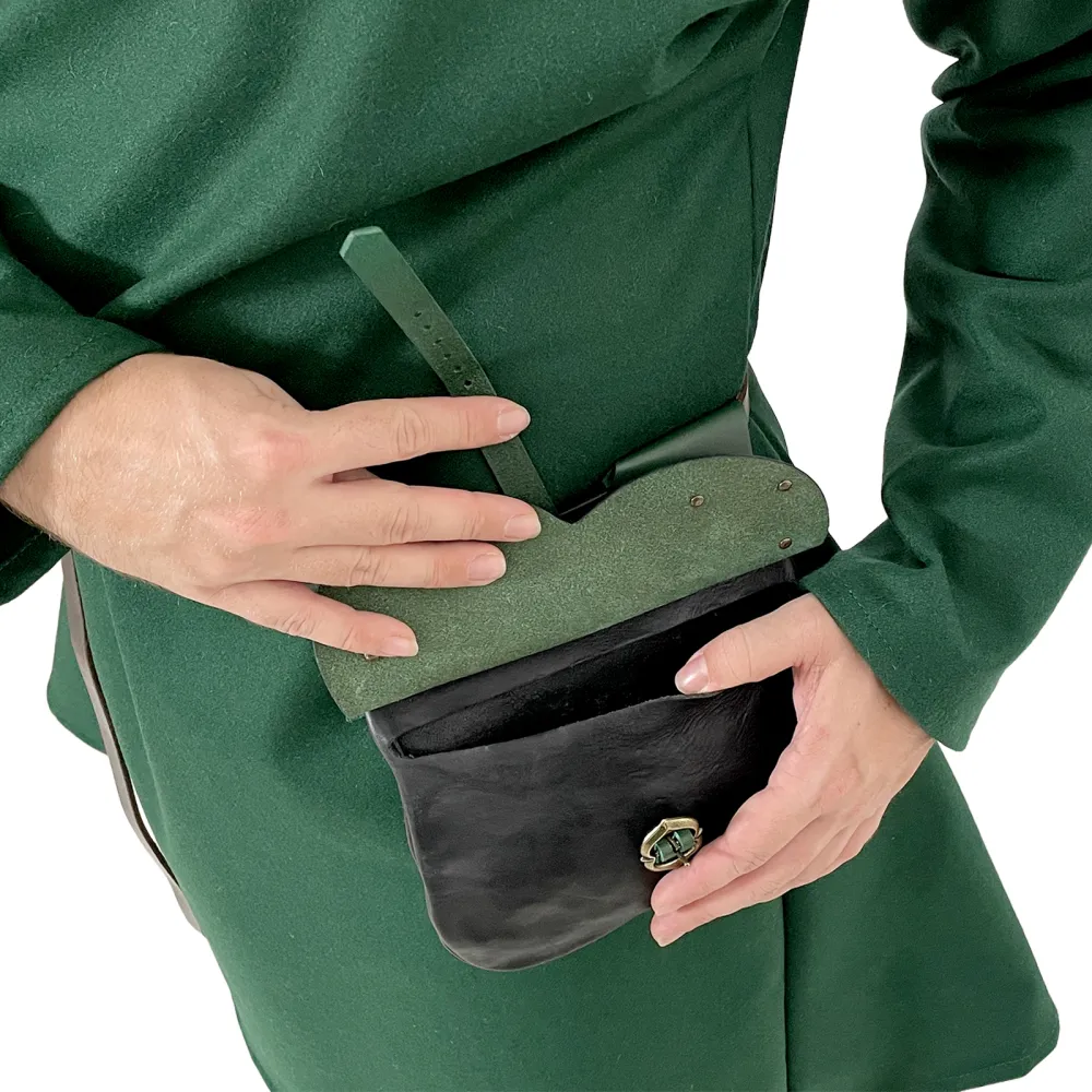 Medieval pouch with fittings - green