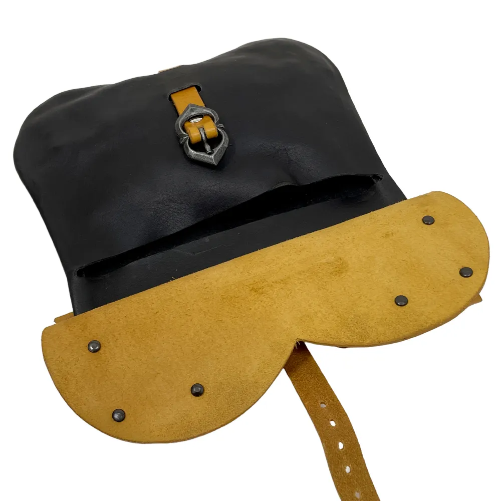 Medieval pouch with metal fittings - yellow