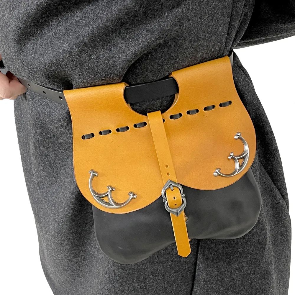 Medieval pouch with metal fittings - yellow