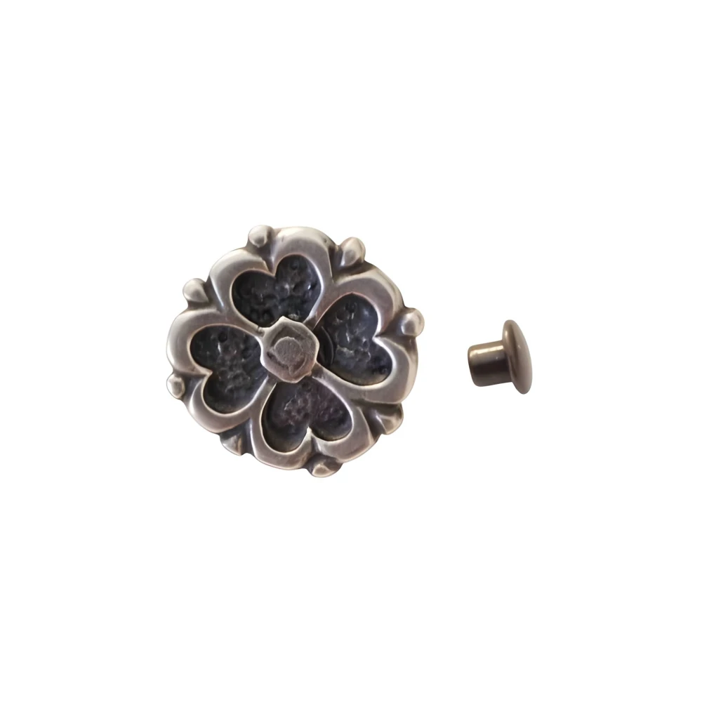 Mittelalterliche Niete Shamrock Mount