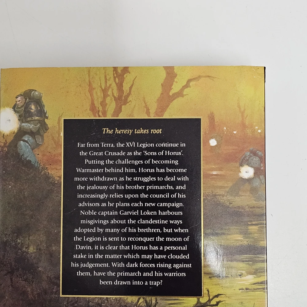 The Horus Heresy: False Gods (pevná väzba) - poškodené