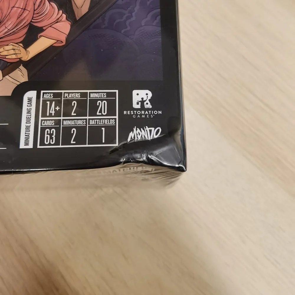 Unmatched: Jurassic Park Sattler vs T-Rex - damaged packaging