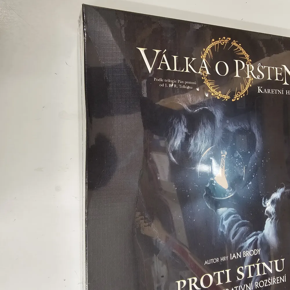Válka o prsten: Karetní hra - Proti stínu - poškozený obal