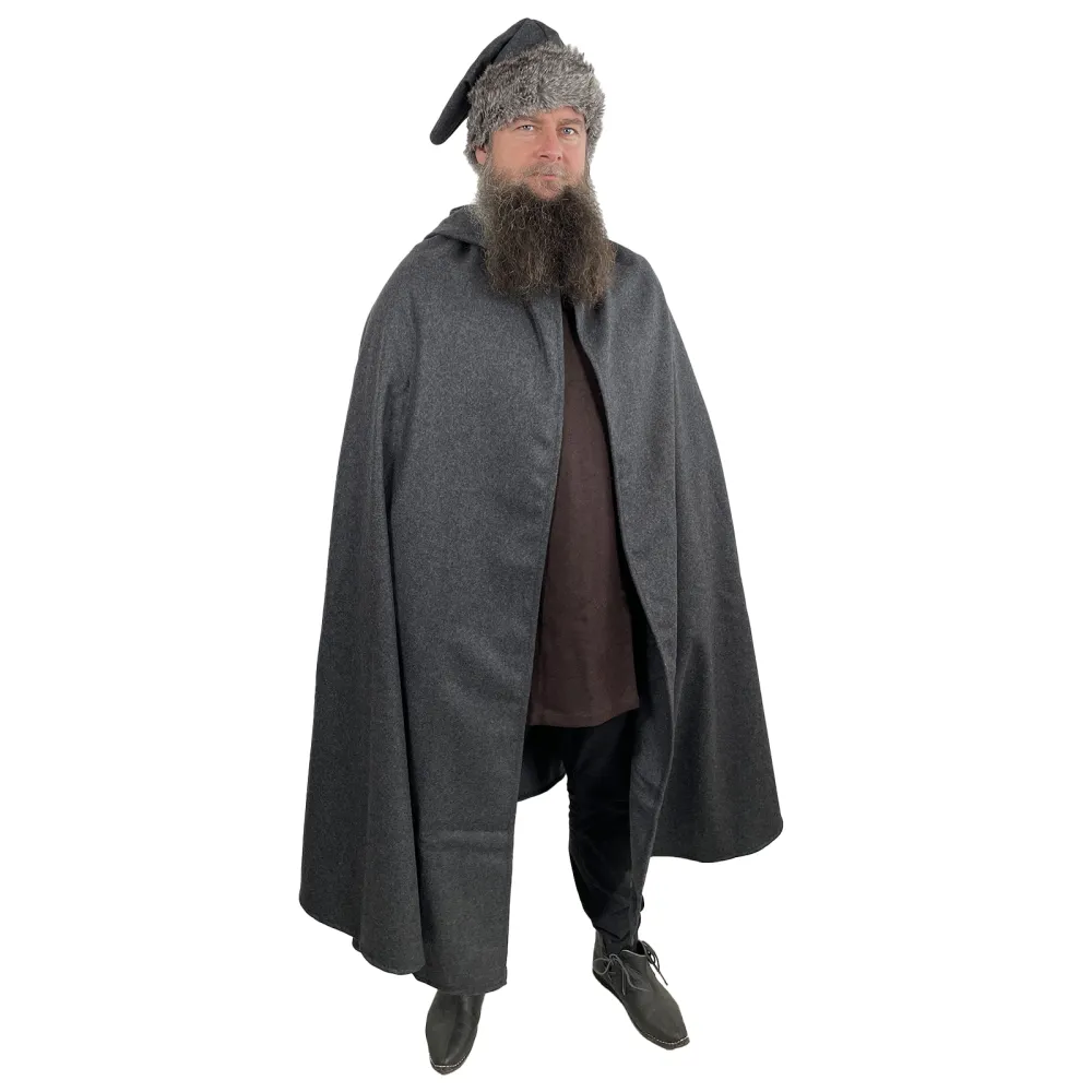 Woolen hat with fur - pointed