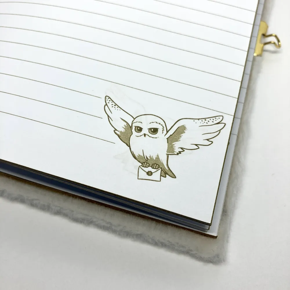 Harry Potter Notizbuch - Plüsch-Hedwig mit Schloss