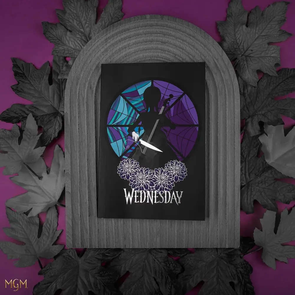 Wednesday Notizbuch mit Cello